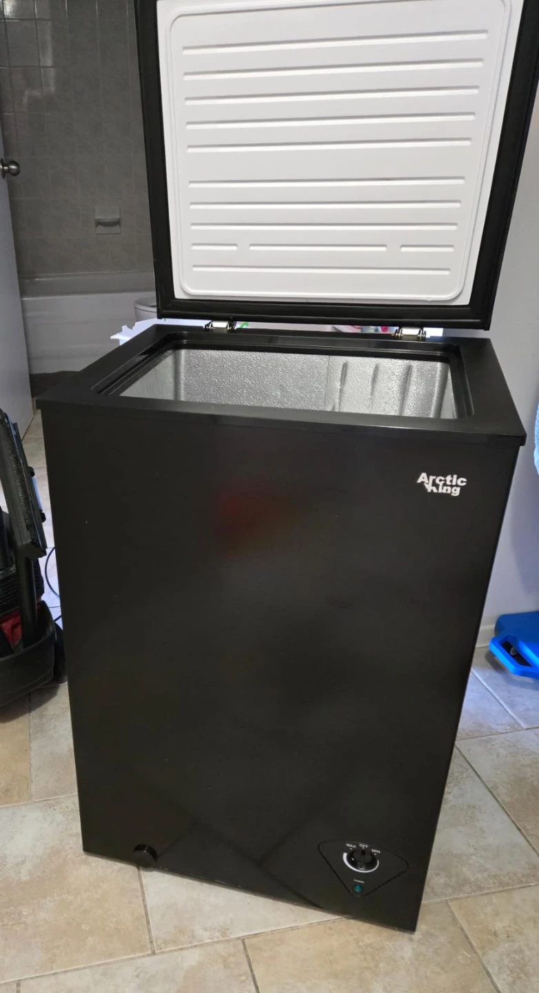 Arctic King Black Chest Freezer 3.5 Cu - photo 3
