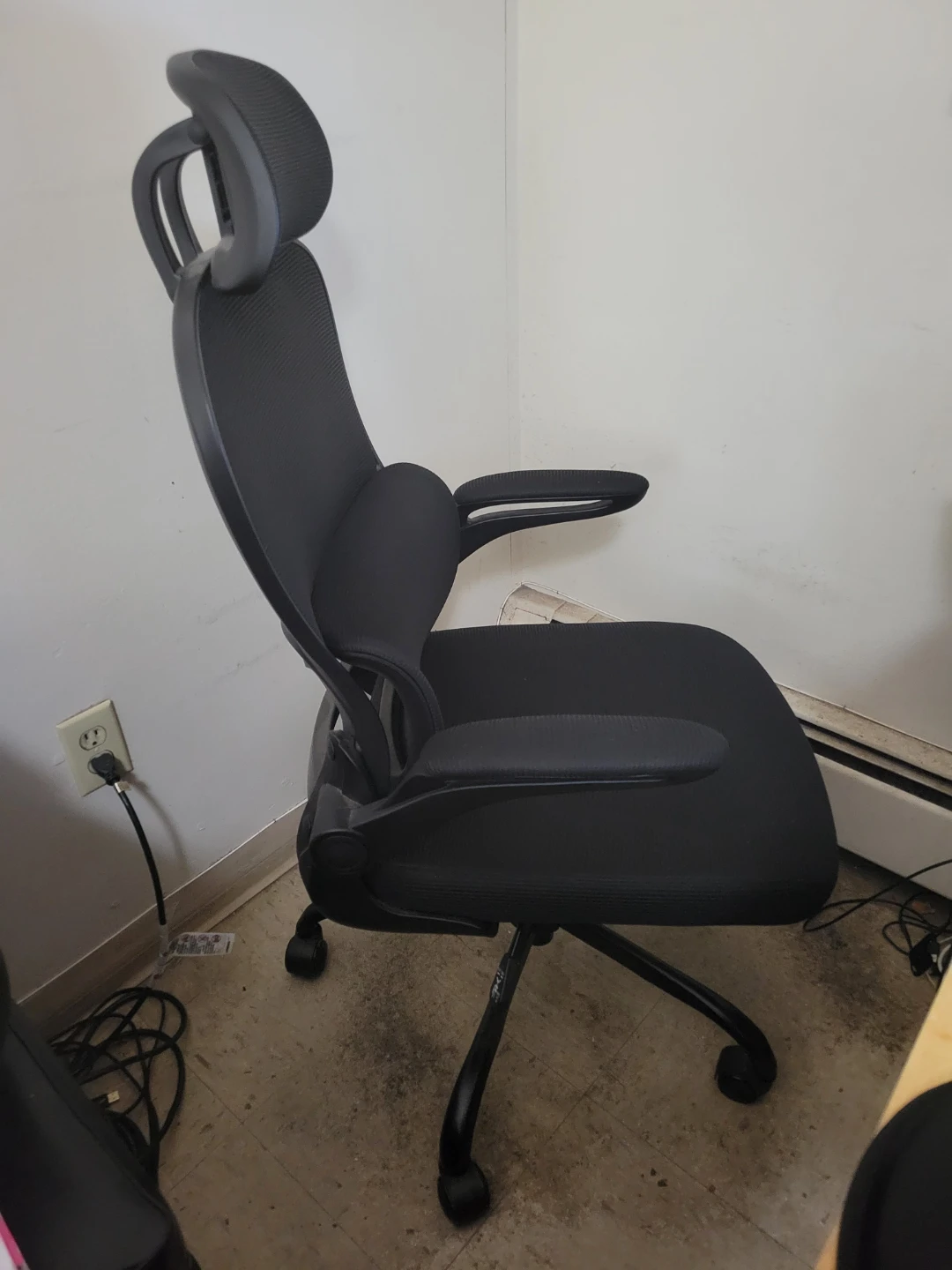 ELAMA Ergonomic Office Chair - photo 2
