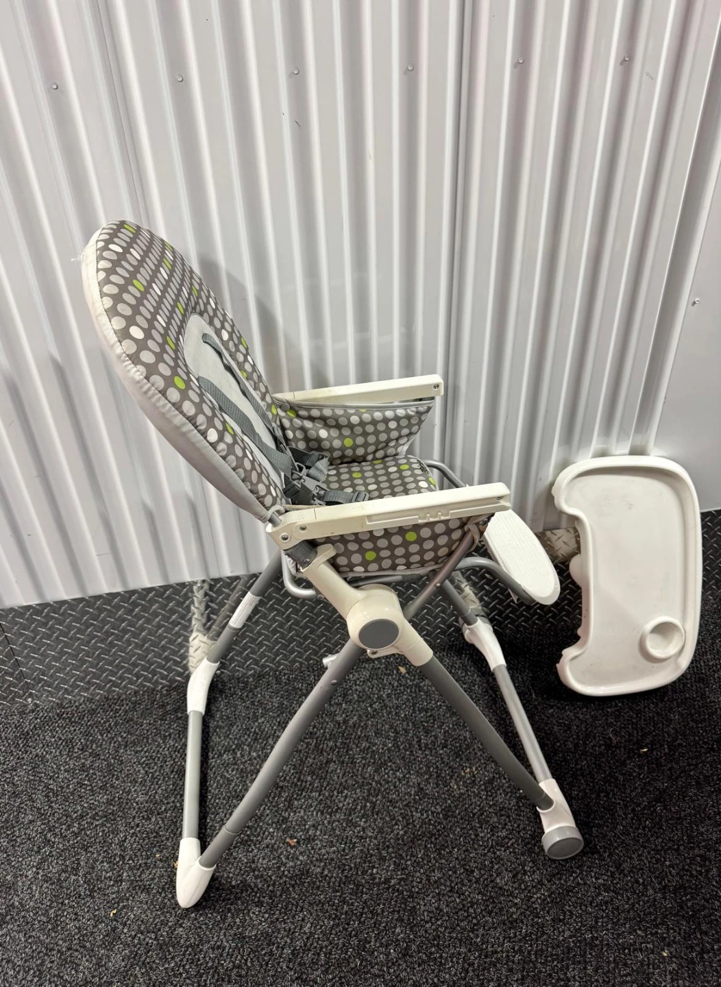 Baby High Chair with Tray - photo 2