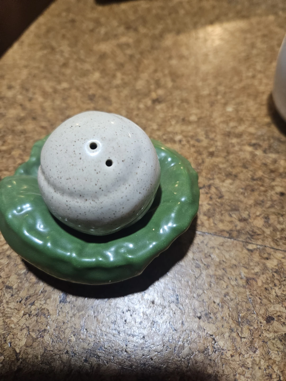 Ceramic Salt and Pepper Shaker Set - photo 2