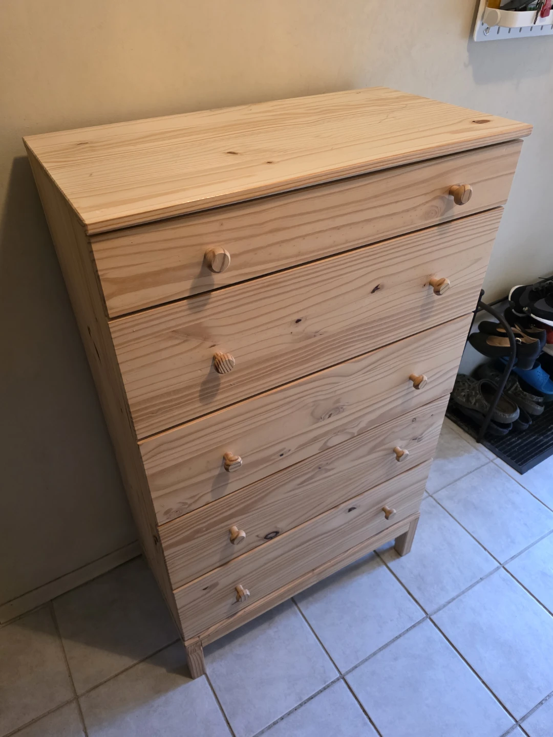 Pinewood 5-Drawer Dresser