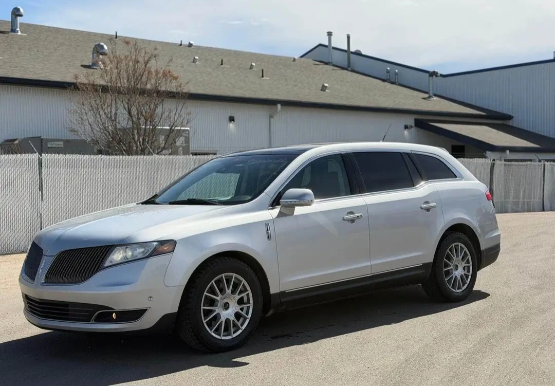 2014 Lincoln MKT AWD 3.5 Ecoboost - 8 PASSENGER - photo 2