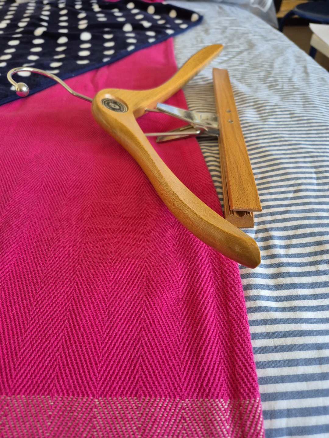 Vintage Solid Maple Wooden Hanger with Pants/Skirt clip - photo 3