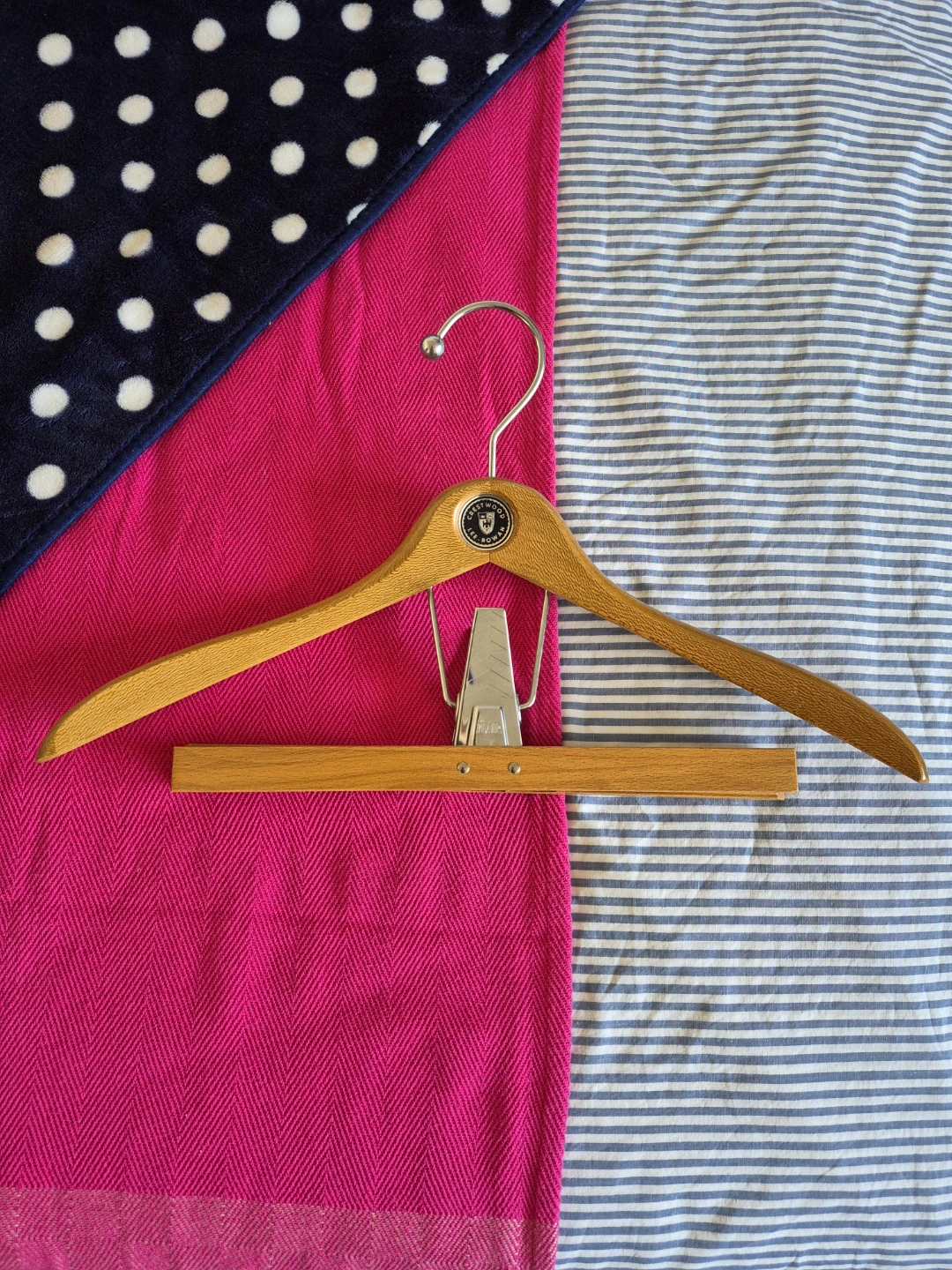 Vintage Solid Maple Wooden Hanger with Pants/Skirt clip - photo 4