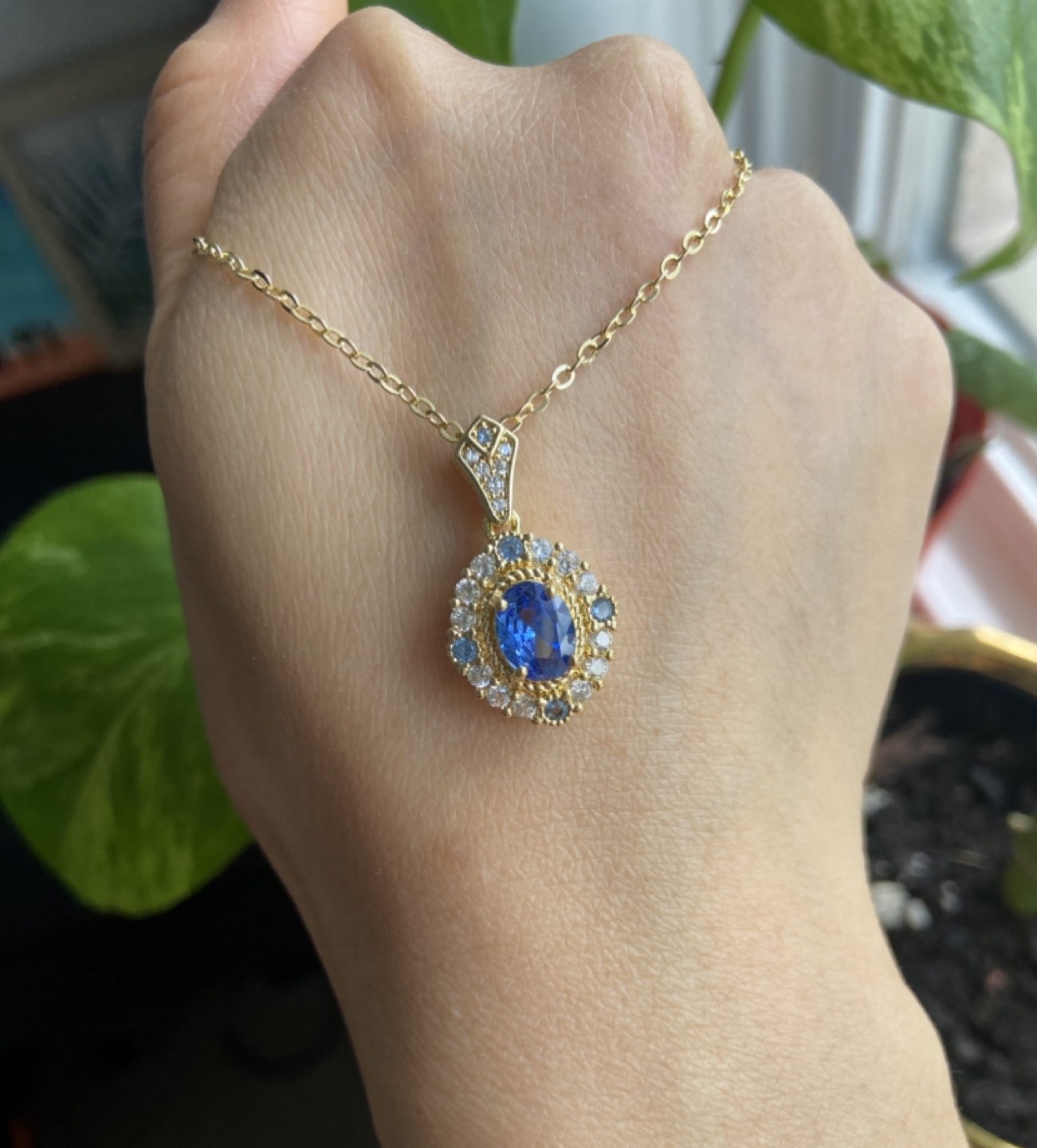 Brand new rhinestone Necklace