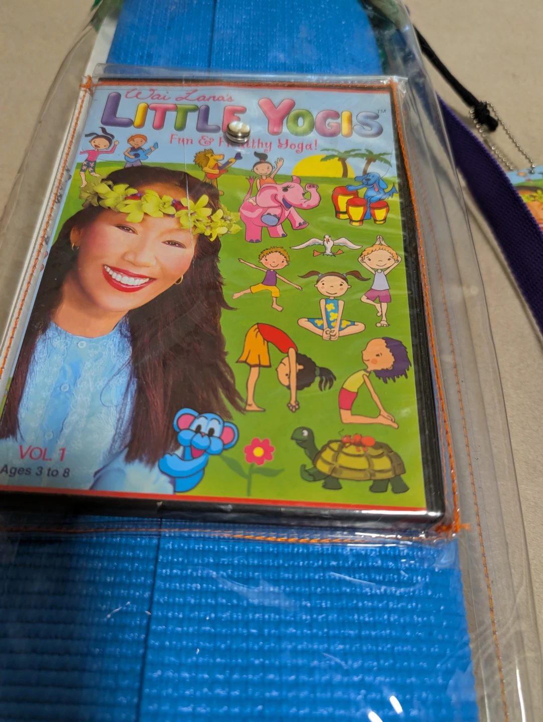 Wai Lana's Little Yogis Yoga Mat and DVD Set New in bag