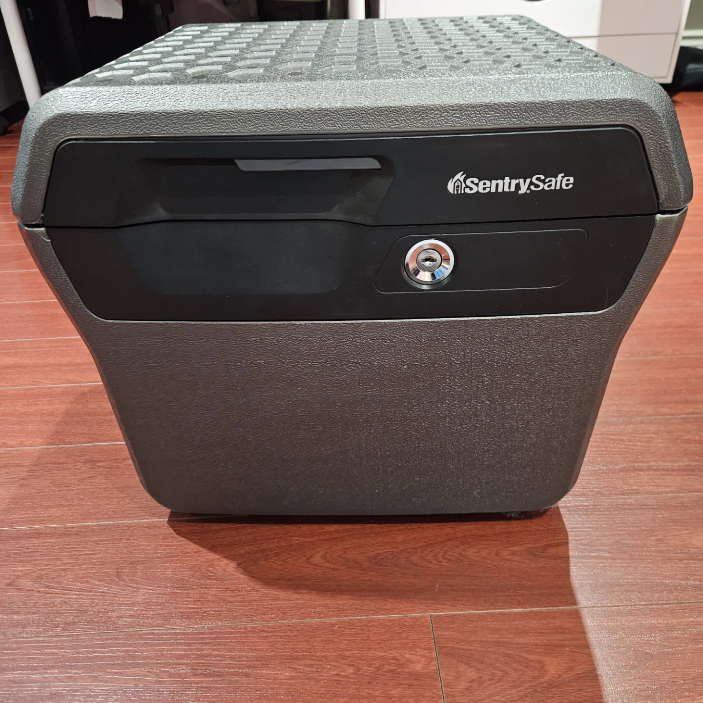 SentrySafe Fire Chest - photo 3