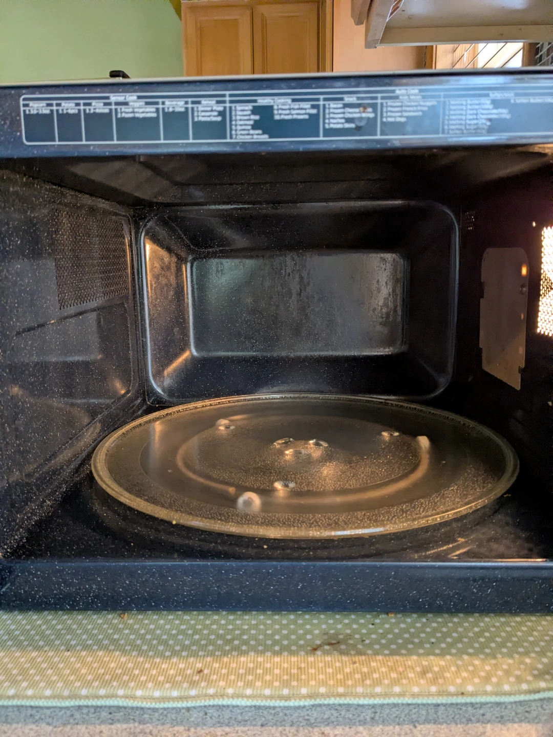 Sleek Samsung Countertop Microwave - Stainless Steel Finish - photo 4