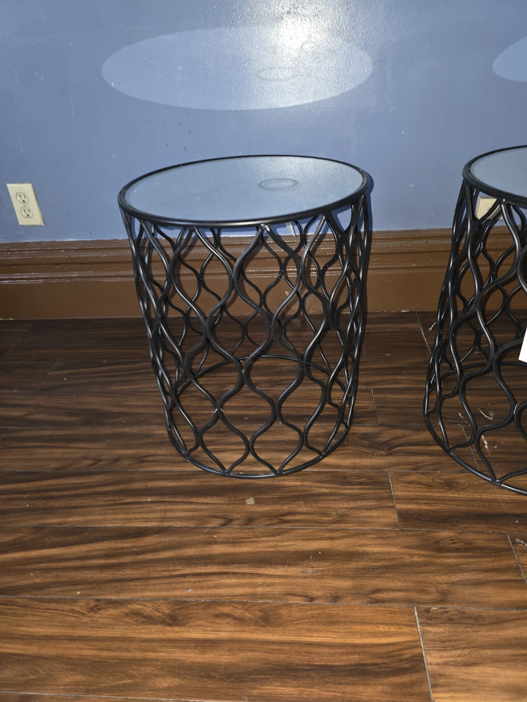 Set of 2 Black Metal and Glass Round Accent Tables - photo 3