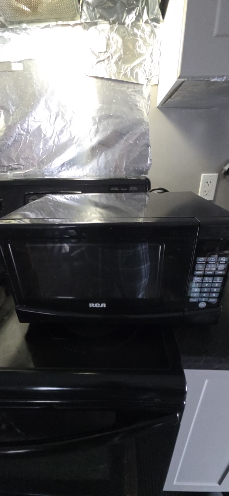RCA Black Microwave