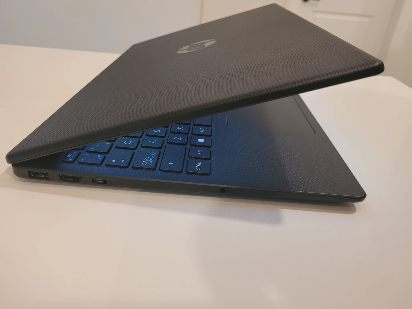 HP Laptop 15.6" jet black - photo 2