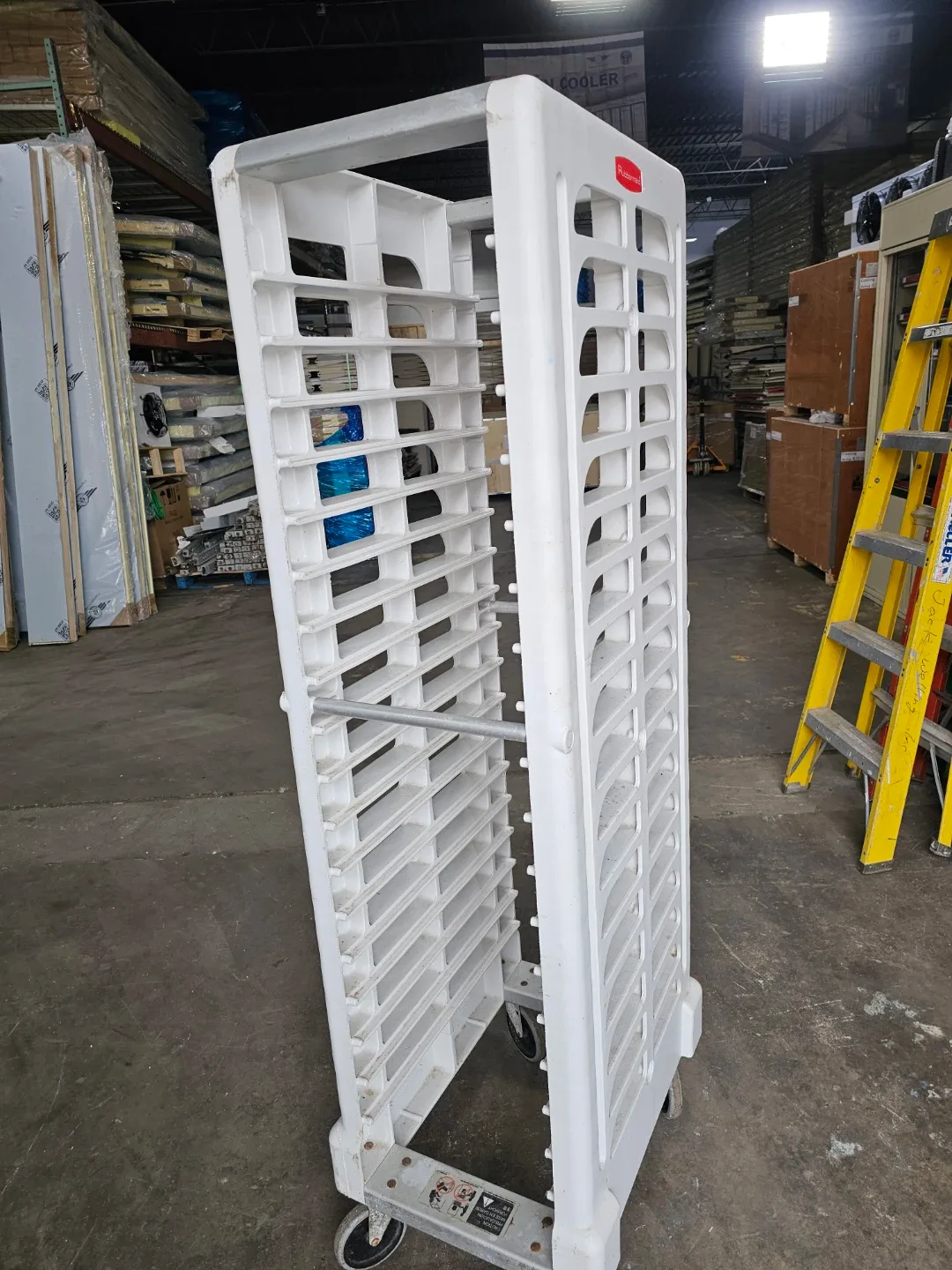 Rubbermaid End Loader Rack