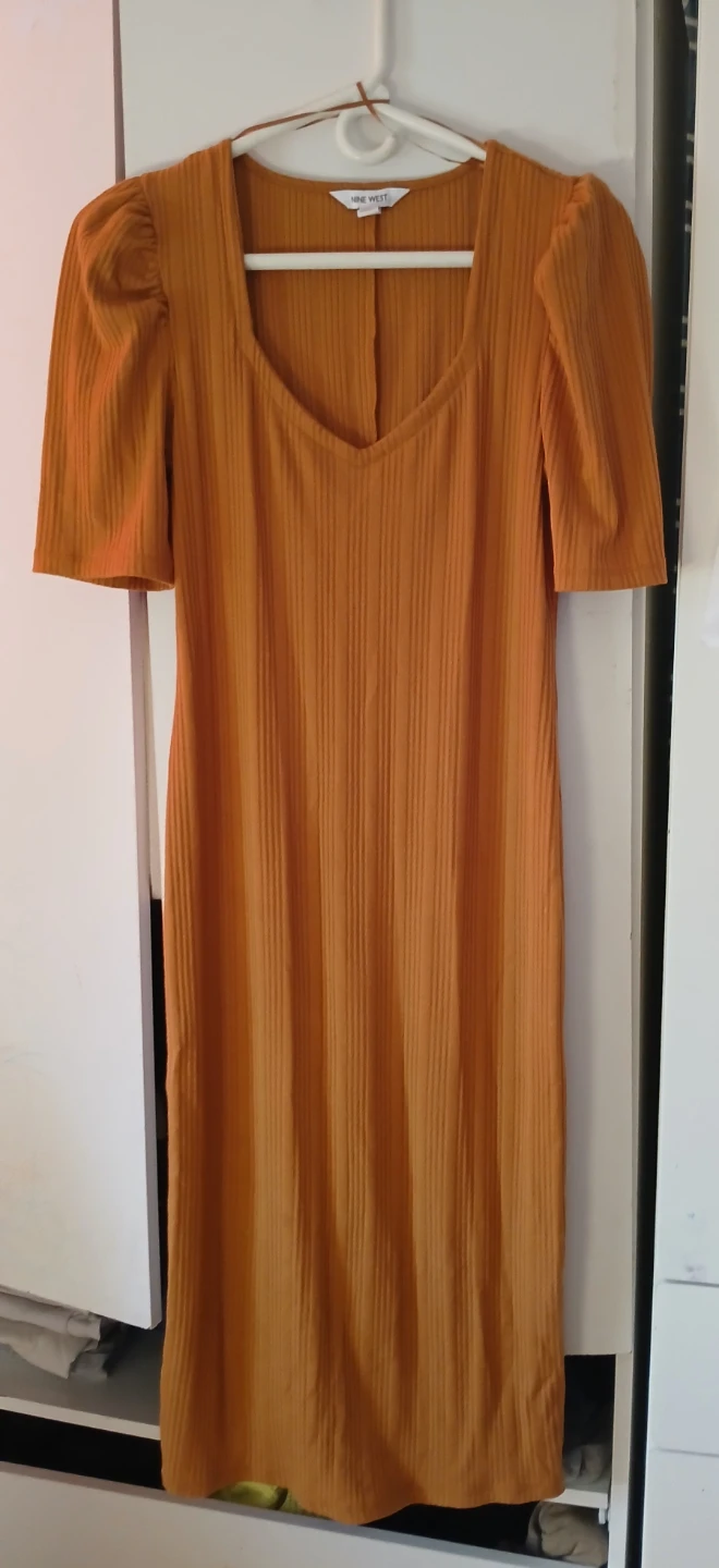 Vestido largo color mostaza