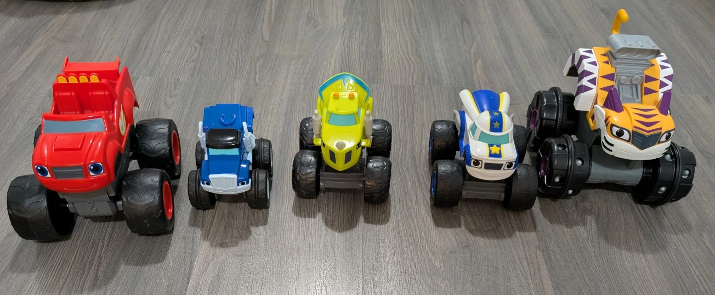 Blaze and the Monster Machines Toy Trucks - Set of 5 - photo 2