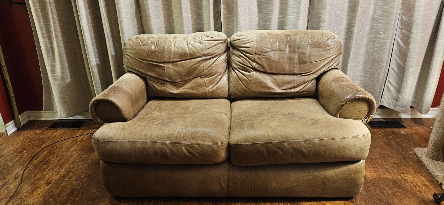 Canadian Home Collection Leather Loveseat