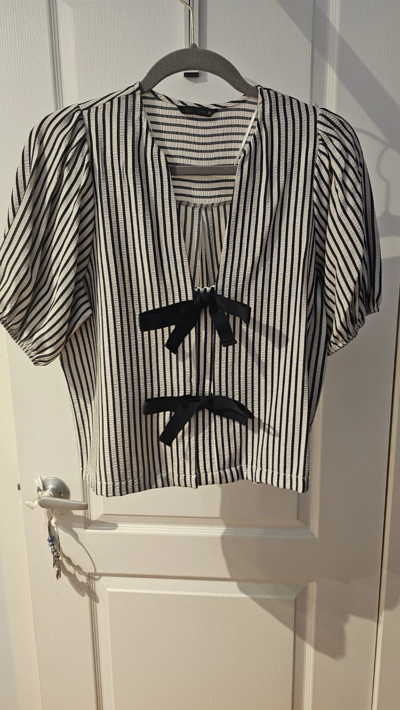 Stripe Puff Sleeve Top with Bows
