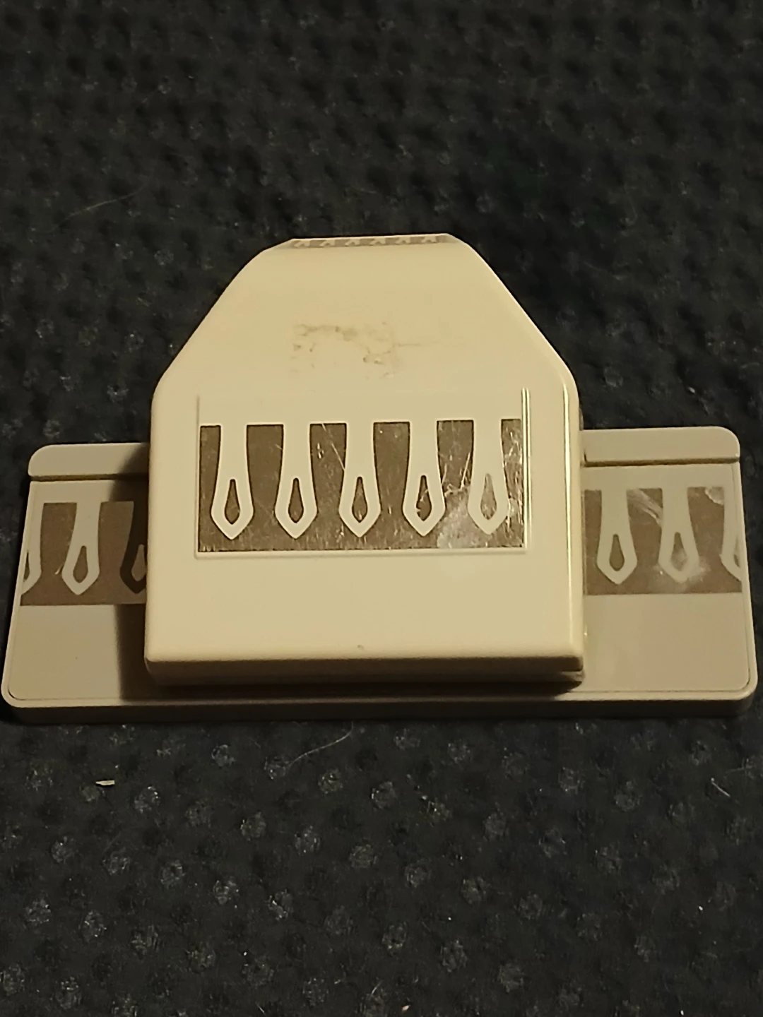 Crafting Punch Tool - Scalloped Border