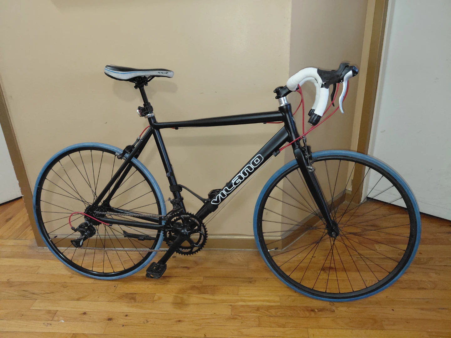 Vilano Road Bike - photo 2