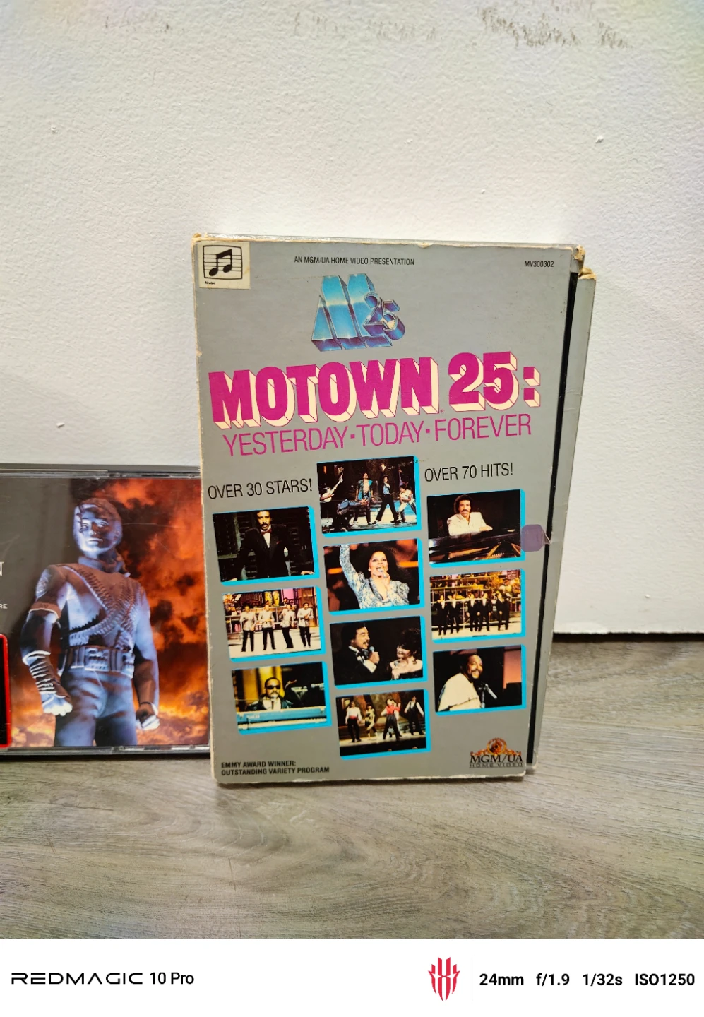 Vintage 80's - 90's Michael Jackson VHS Tapes & CD - photo 4