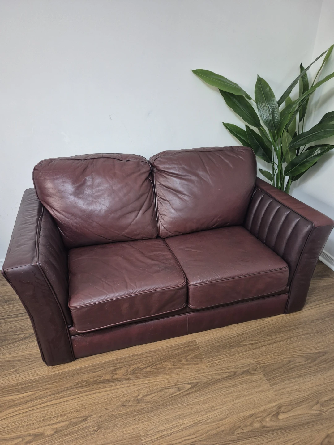 Maroon Leather Loveseat - photo 2