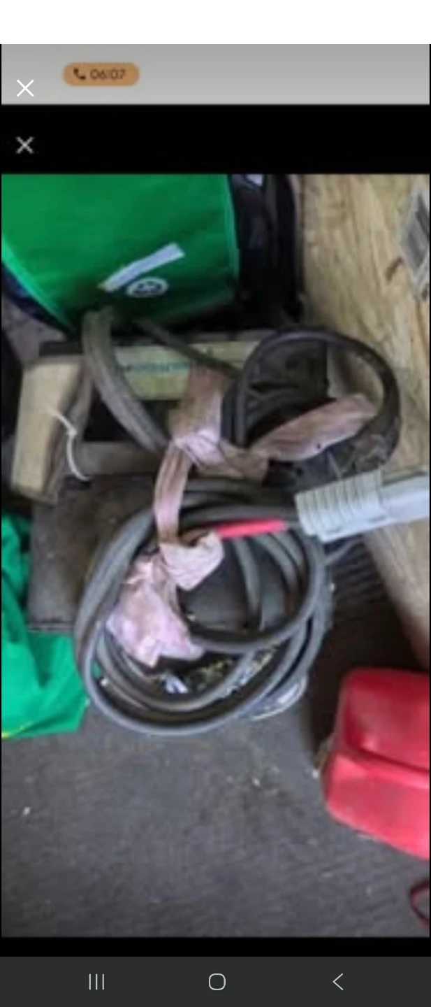 EnerLife 12V Battery Charger - photo 3