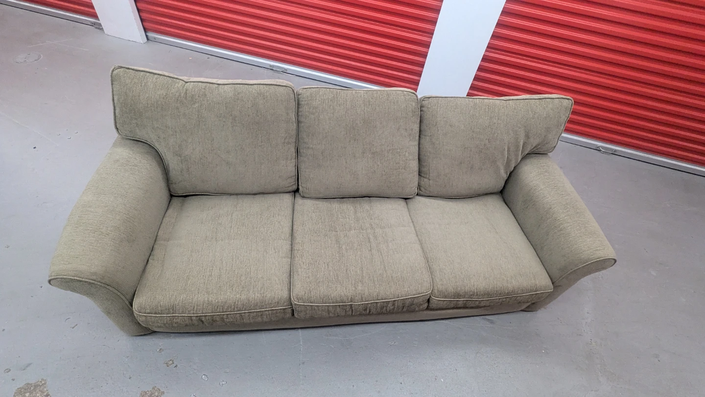Free Delivery - High Quality Couch - photo 2