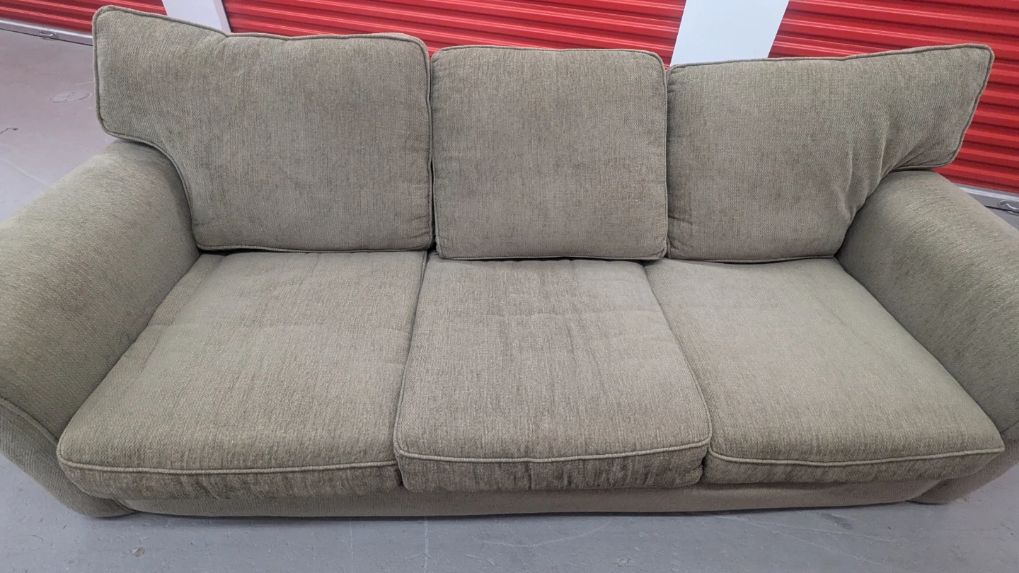 Free Delivery - High Quality Couch - photo 3