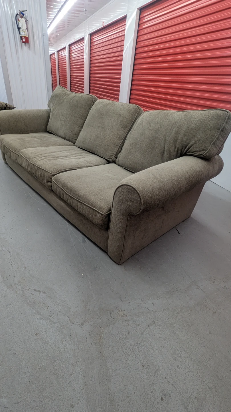 Free Delivery - High Quality Couch - photo 4