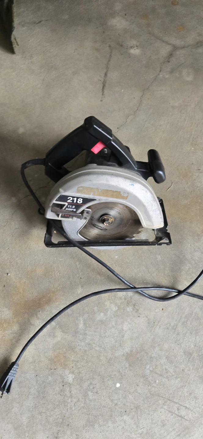 Black and Decker 218 Circular Saw