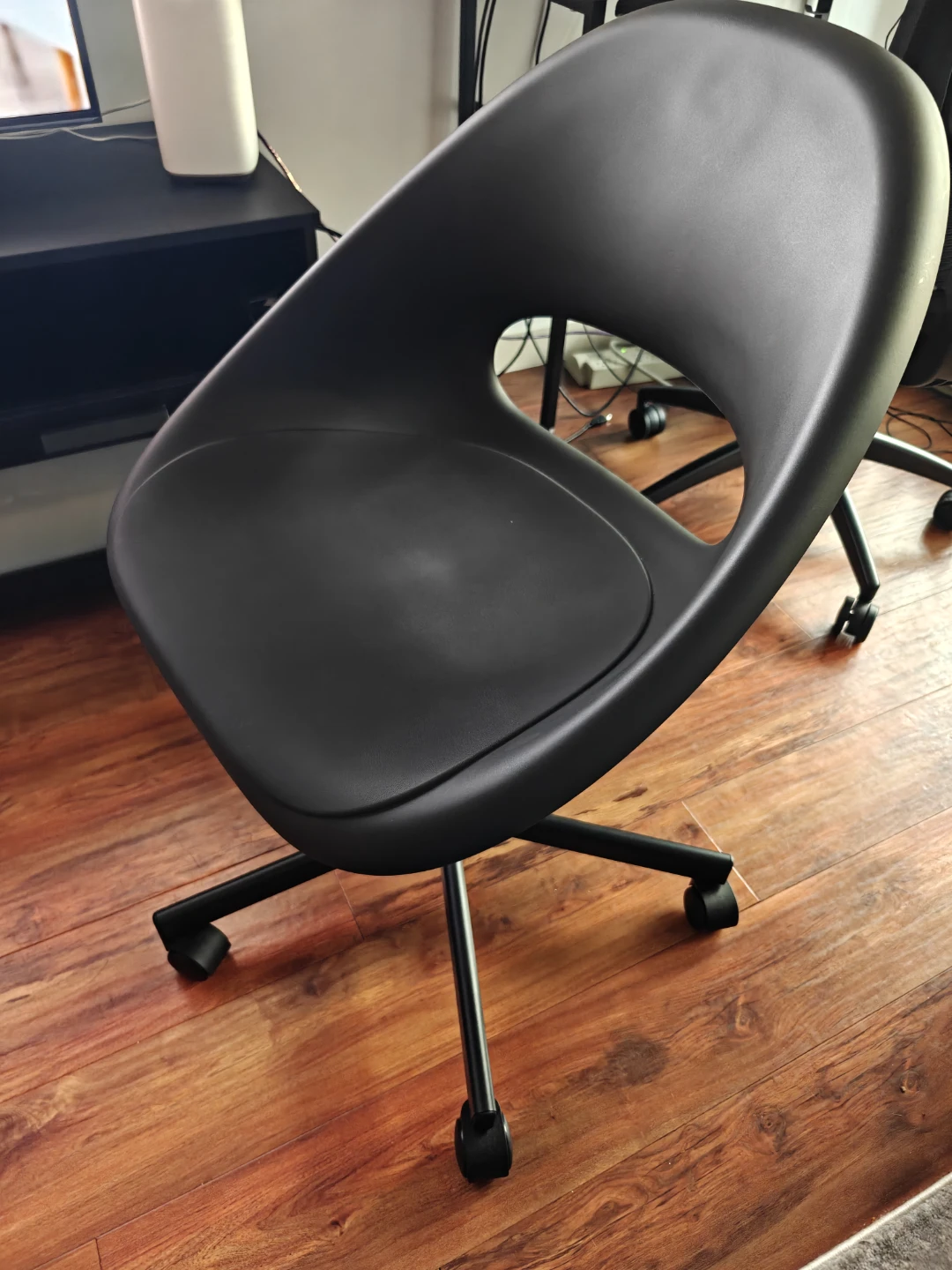 Black Swivel Office Chair - photo 2