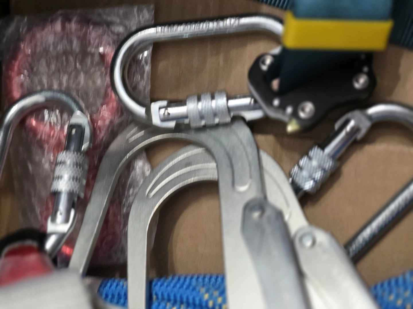 Full Body Safety Harness with Lanyard & Carabiners - photo 3