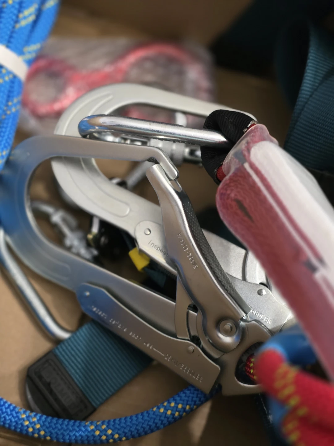 Full Body Safety Harness with Lanyard & Carabiners - photo 4