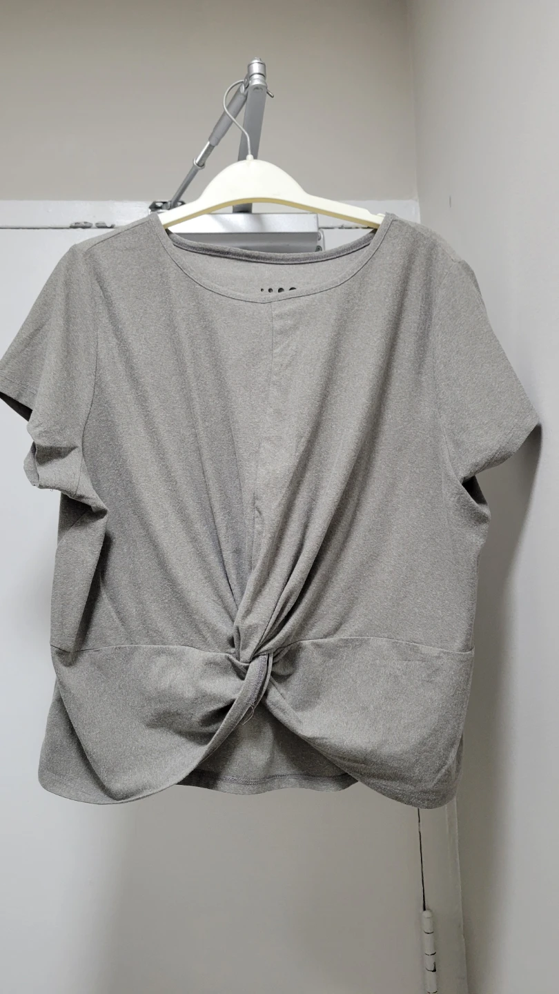 XCELSIUS ACTIVE Women's Grey Twist Front Athletic Shirt