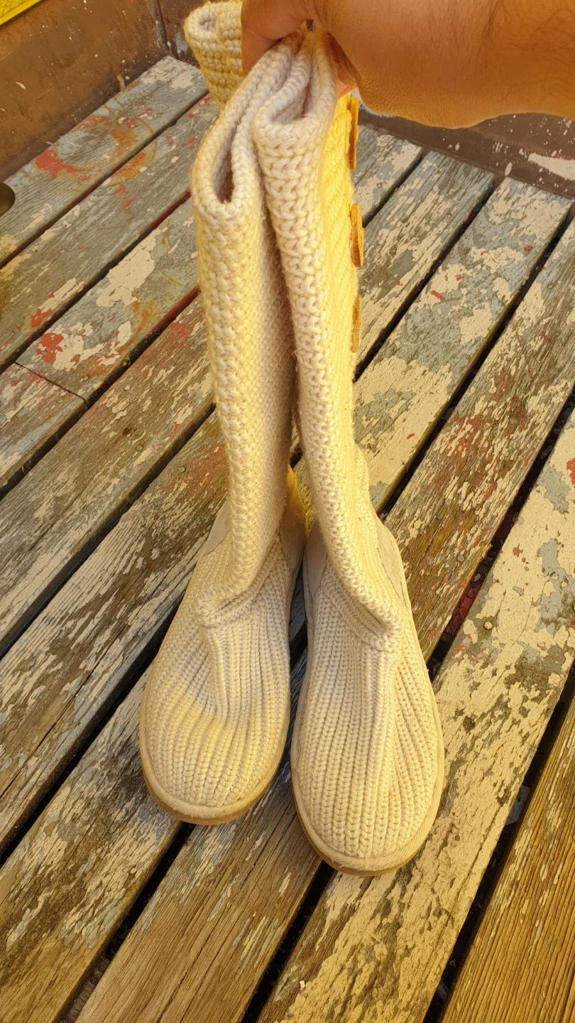 UGG Australia Knit Boots with Buttons - photo 5