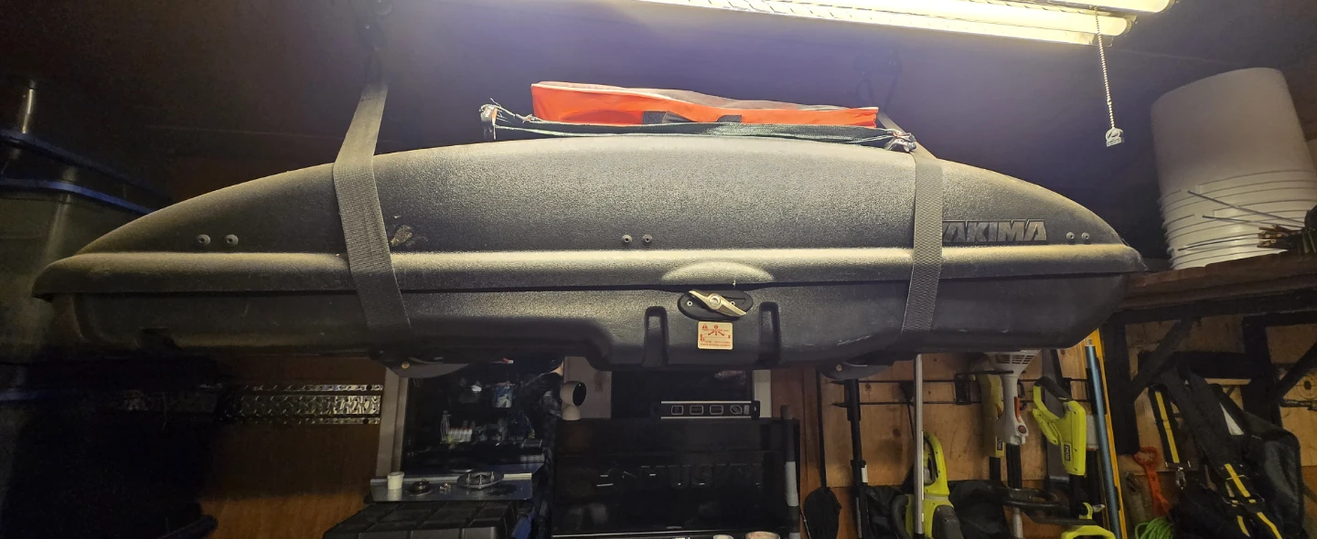 Yakima BlackTop 16 Cargo Box - Large Storage (2 Keys Included) - photo 3