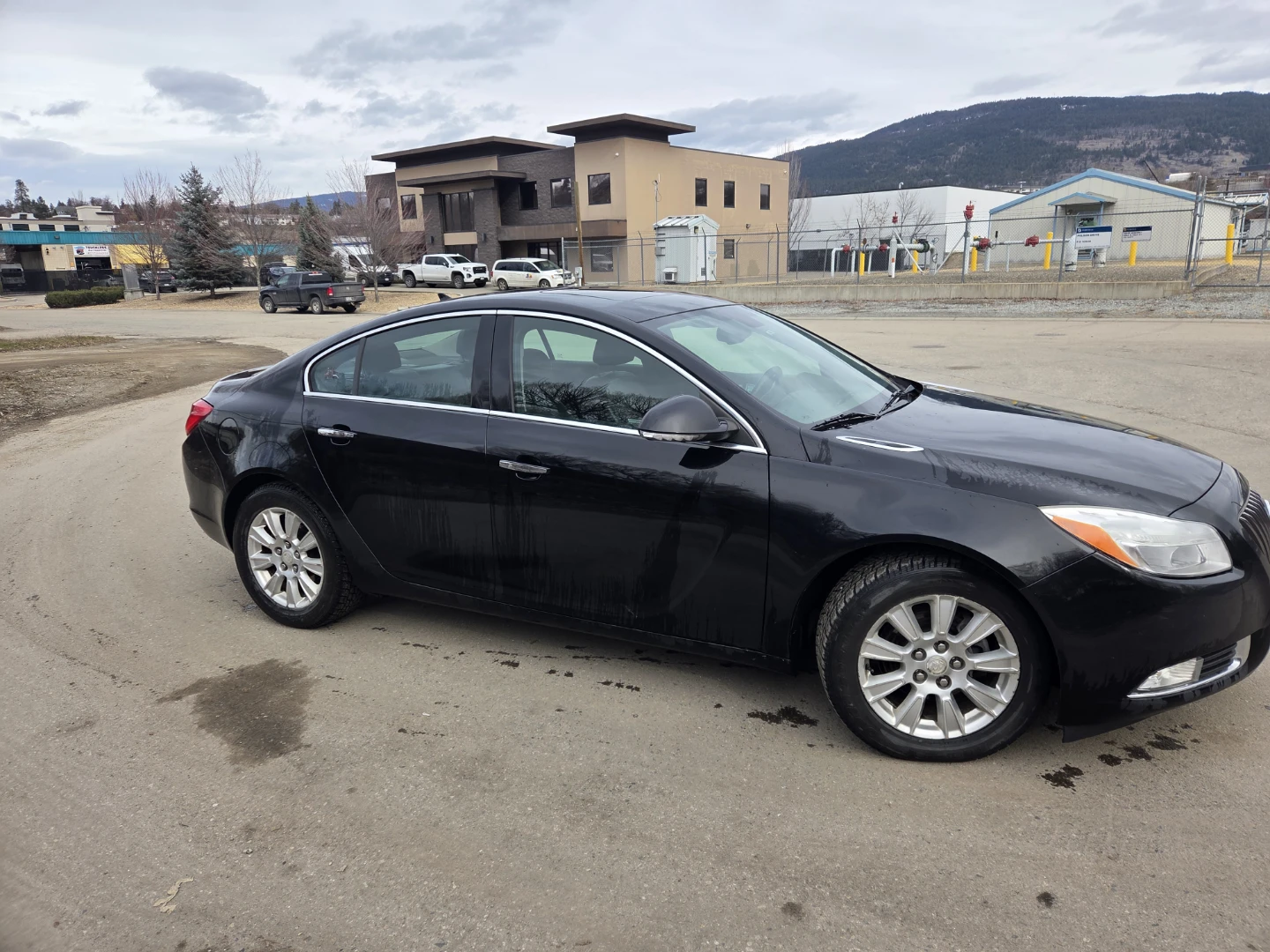 Black Buick Regal Sedan - photo 3