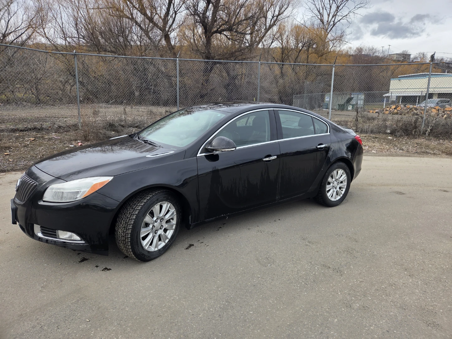 Black Buick Regal Sedan - photo 4