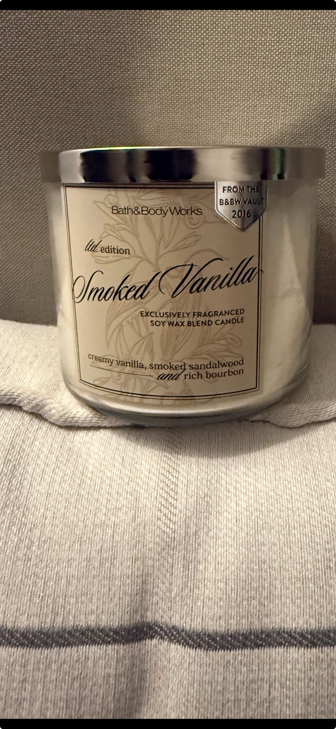 Bath & Body Works Smoked Vanilla Soy Wax Candle