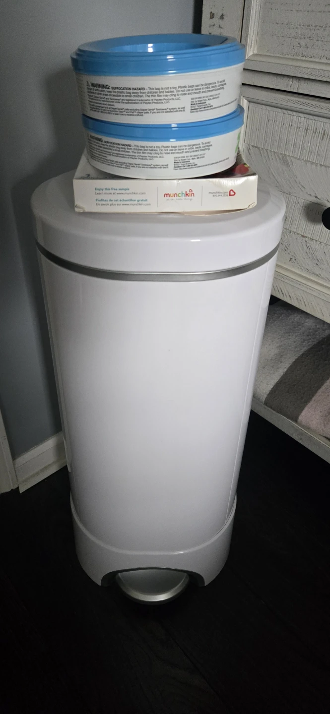 Munchkin Step Diaper Pail - photo 4