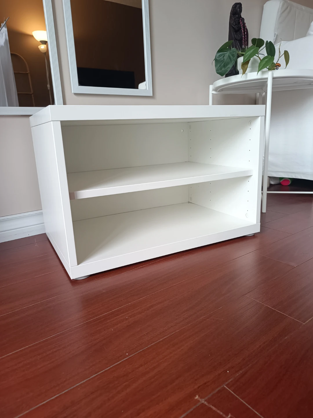 White Cube Storage Unit with Shelf