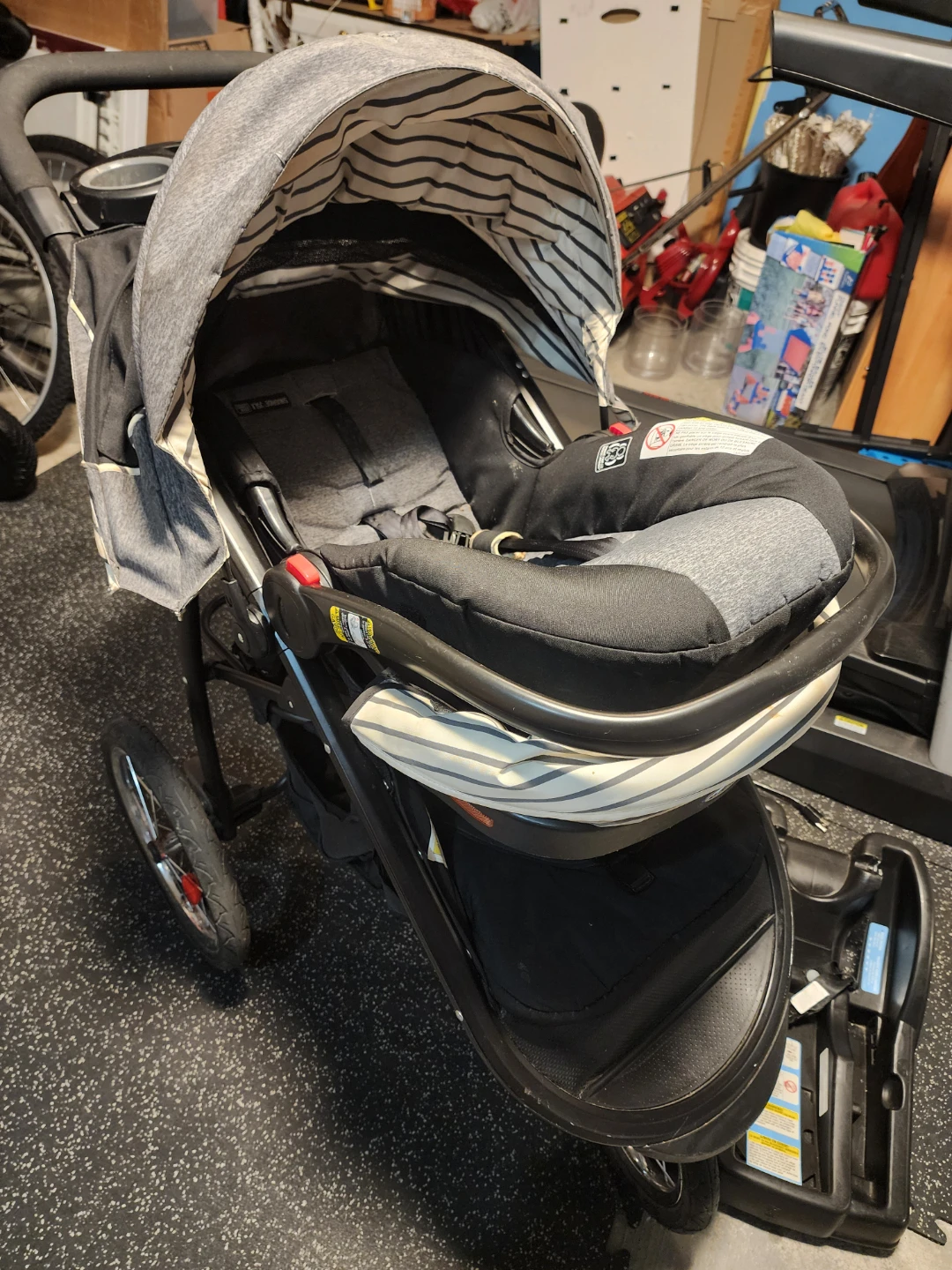 Graco Car Seat and Stroller Travel System