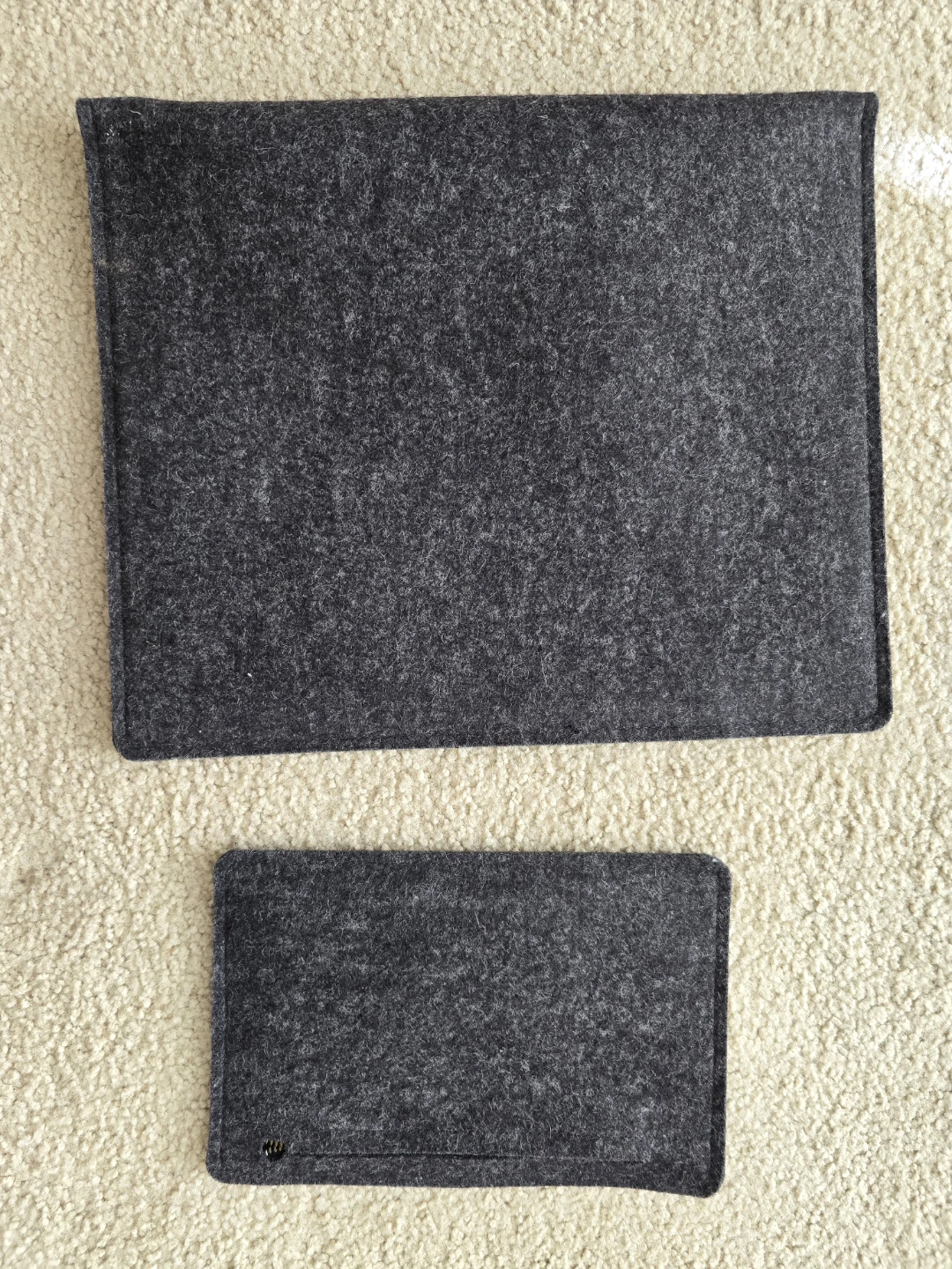 Nedrelow Wool Laptop Sleeve with Zippered Pouch