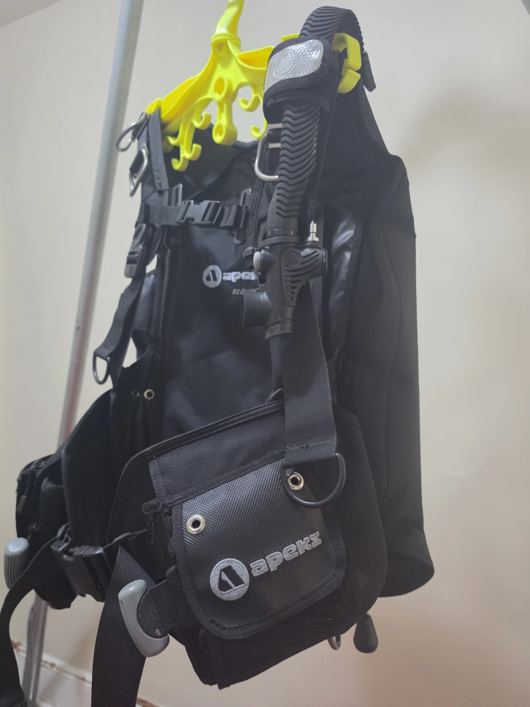 Apeks Black Ice BCD - photo 3
