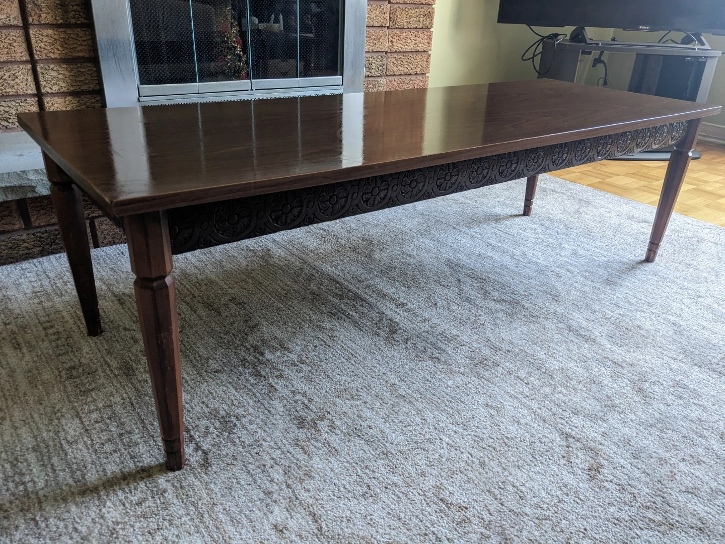 Wooden Coffee Table with Carved Detail - photo 2