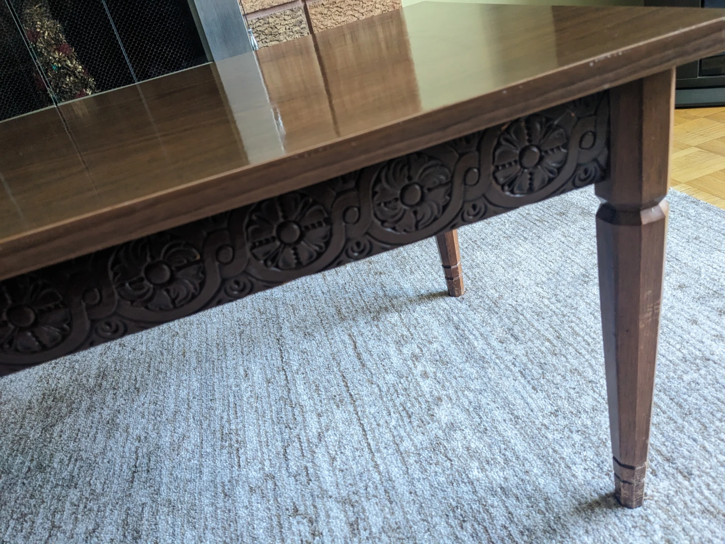 Wooden Coffee Table with Carved Detail - photo 3
