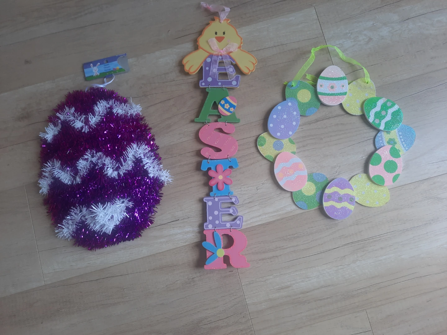 Easter Decoration Set - Egg, Wreath, and 'EASTER' Sign