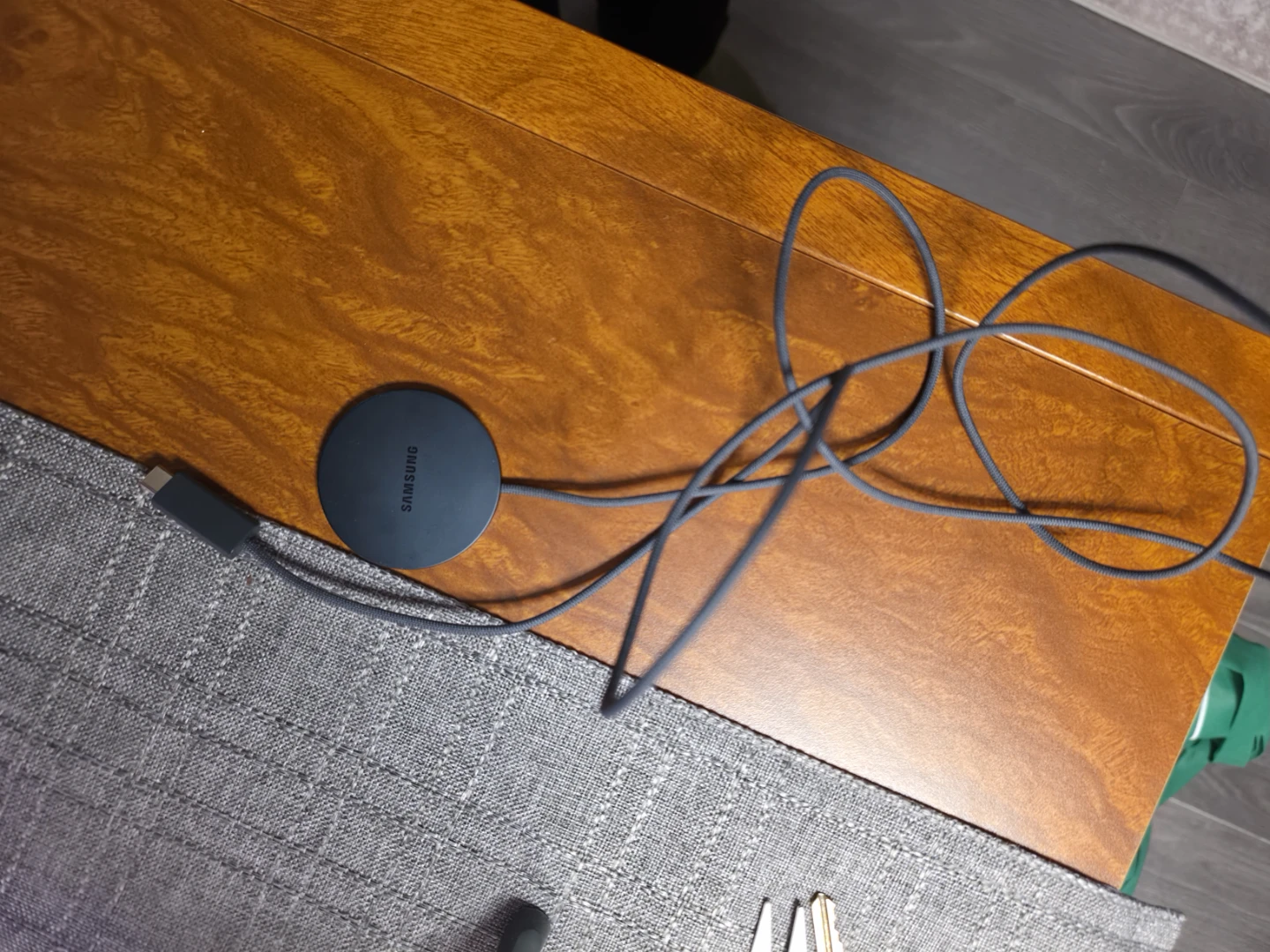 Samsung Wireless Charger - Dark Grey - photo 2
