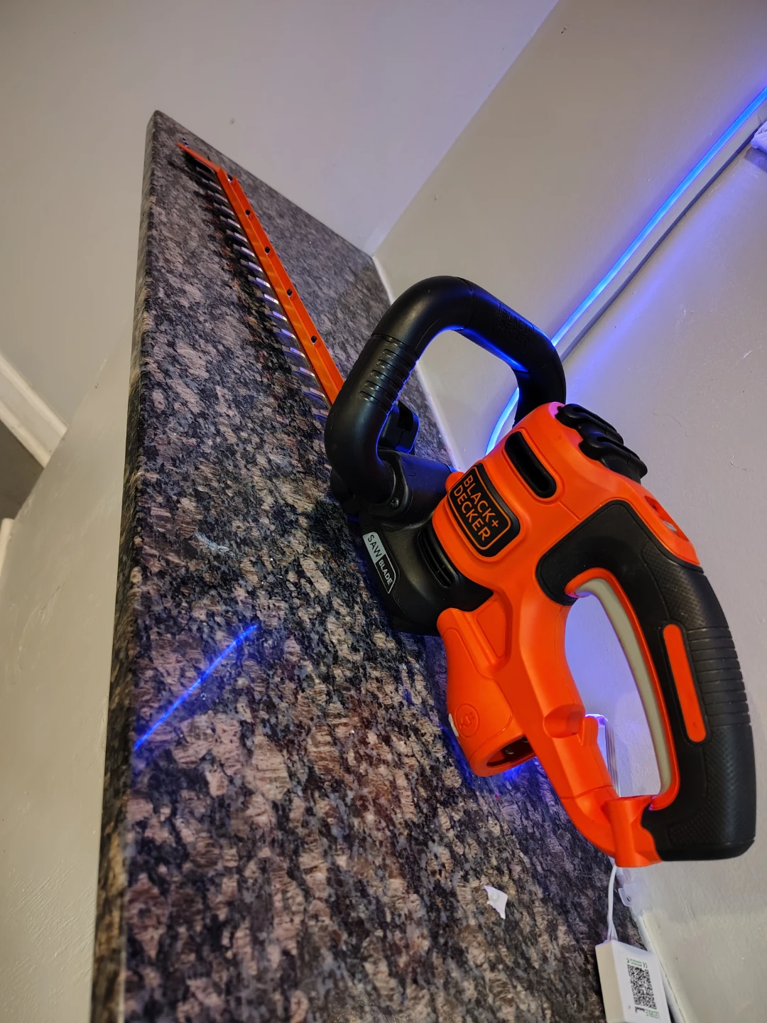 Black+Decker Cordless Hedge Trimmer