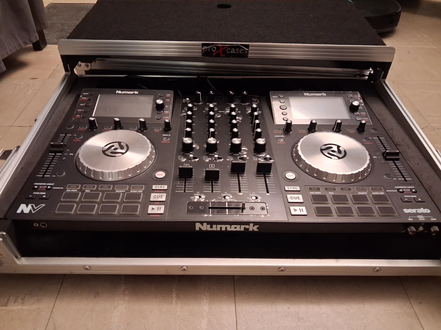Numark NV DJ Controller - photo 2
