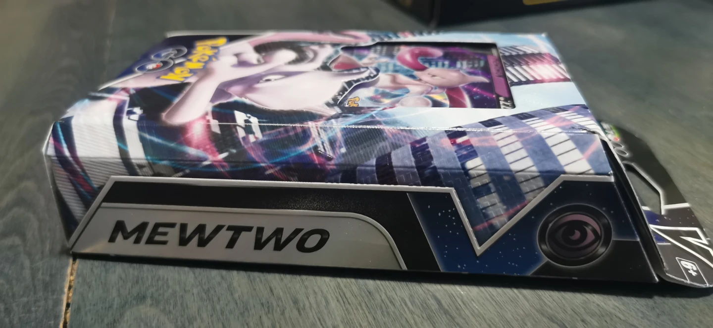 Pokemon GO Mewtwo V Battle Deck